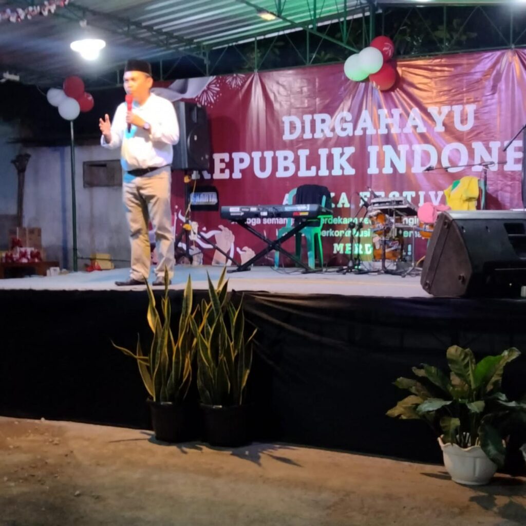 PENTAS SENI DAN PENGAJIAN WARNAI PERINGATAN HUT RI