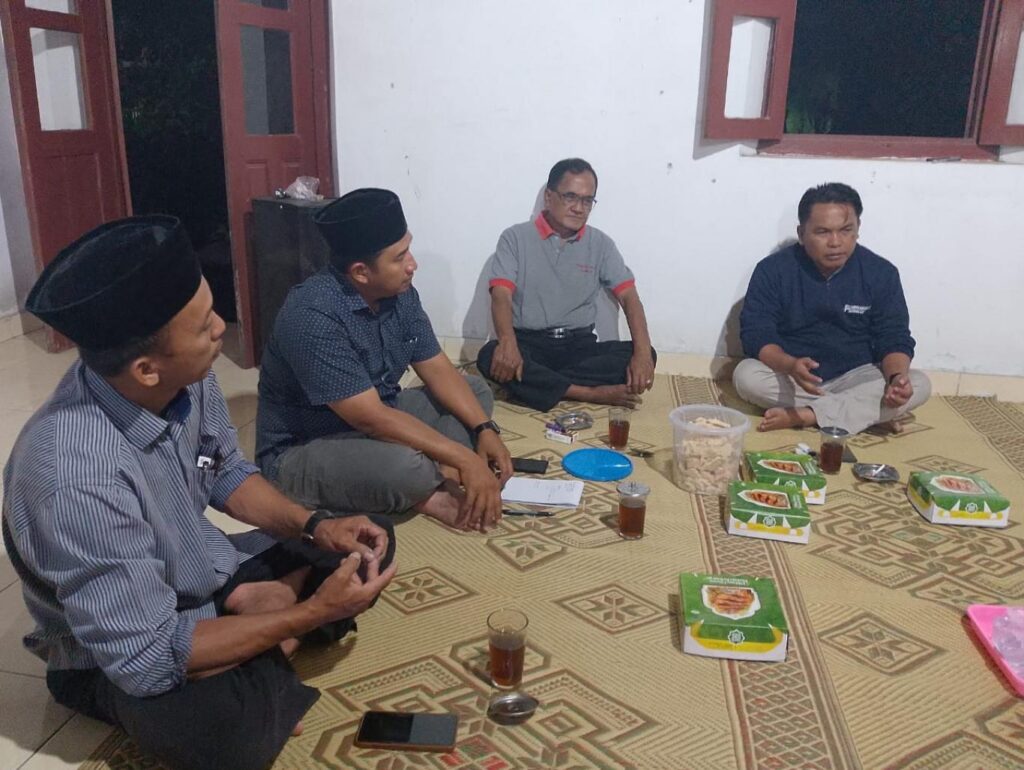 BANGUN TALUD IRIGASI LURAH LAKUKAN SOSIALISASI