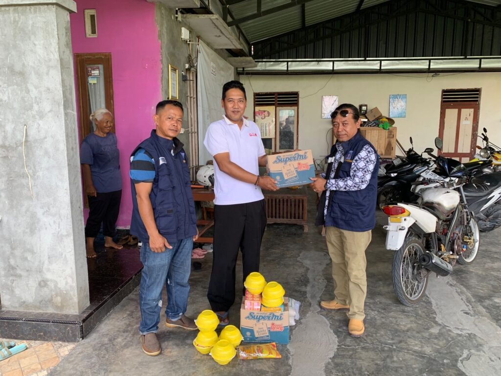 PENYALURAN LOGISTIK OLEH KSB JOGOROGO