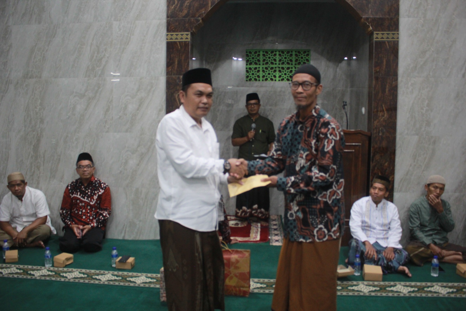 SAFARI TARAWIH DI PADUKUHAN GAMPARAN