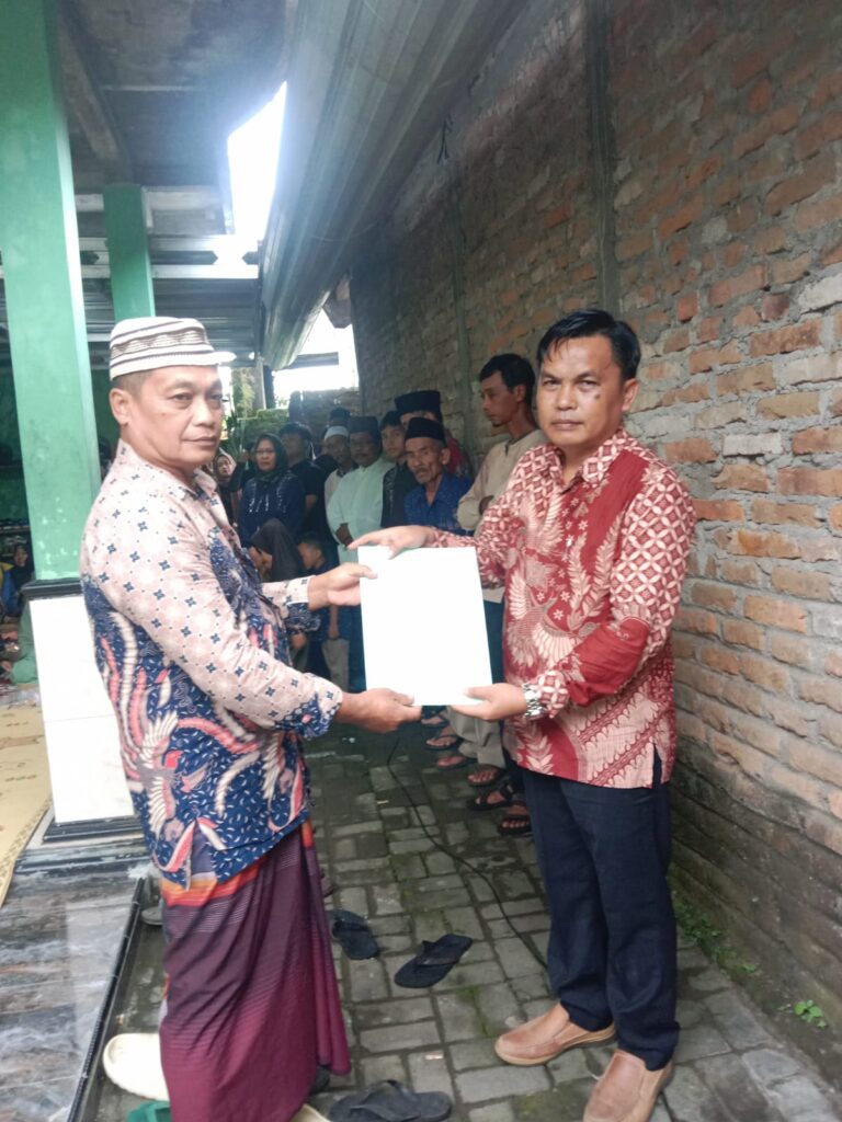 PENYERAHAN AKTA KEMATIAN DI PADUKUHAN POLANGAN