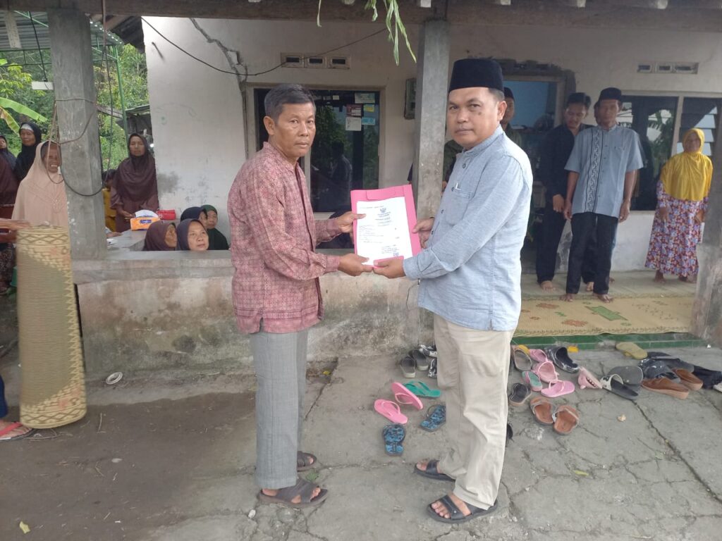 Penyerahan Akta Kematian di Padukuhan Pereng