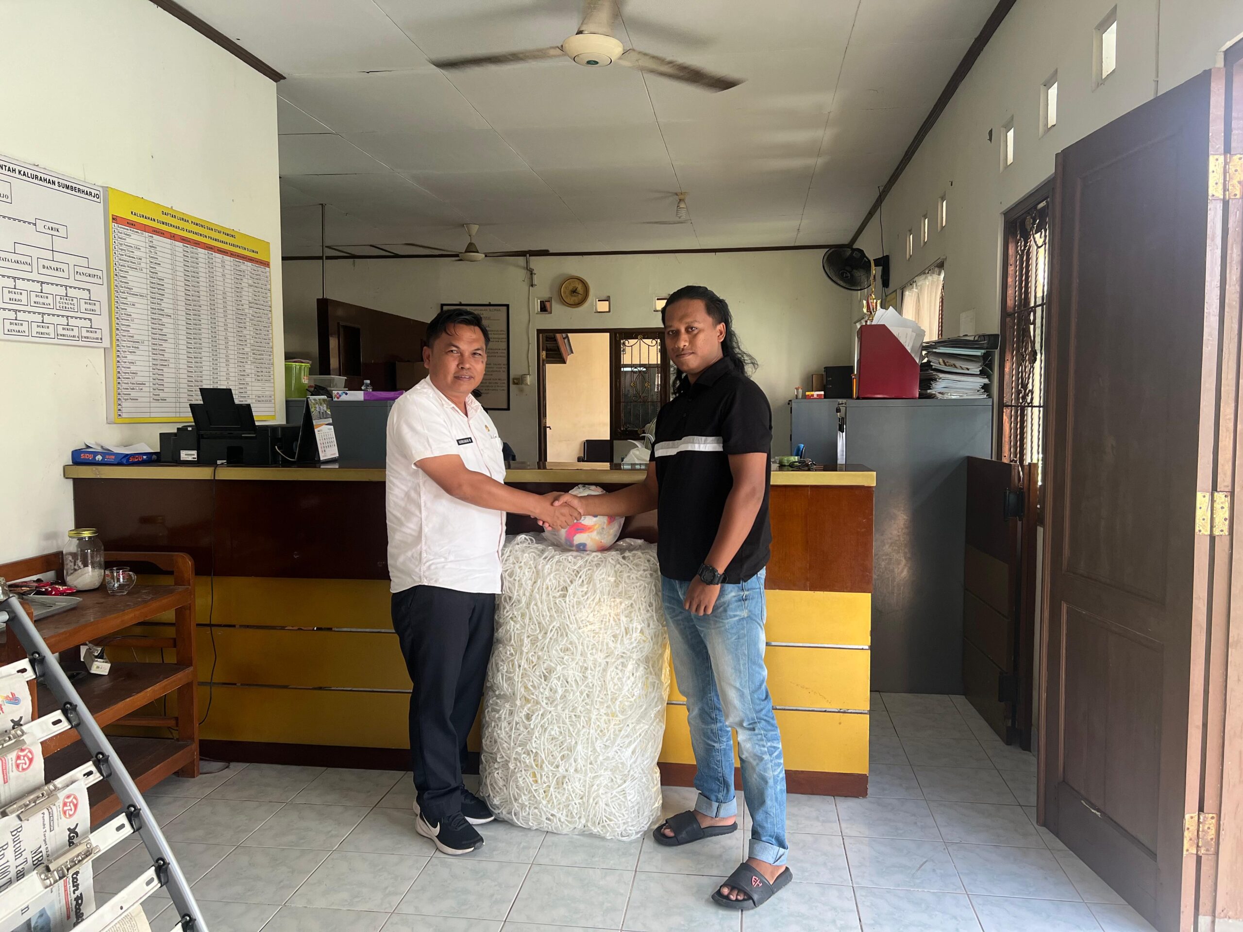 PENYERAHAN BANTUAN JARING GAWANG DAN BOLA
