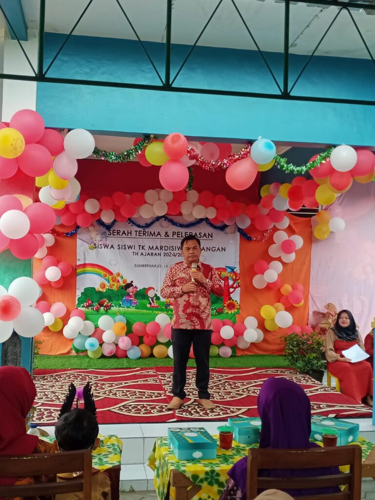 PELEPASAN SISWA TK MARDISIWI PADUKUHAN POLANGAN DAN TK BUDI ASIH PADUKUHAN SAWO