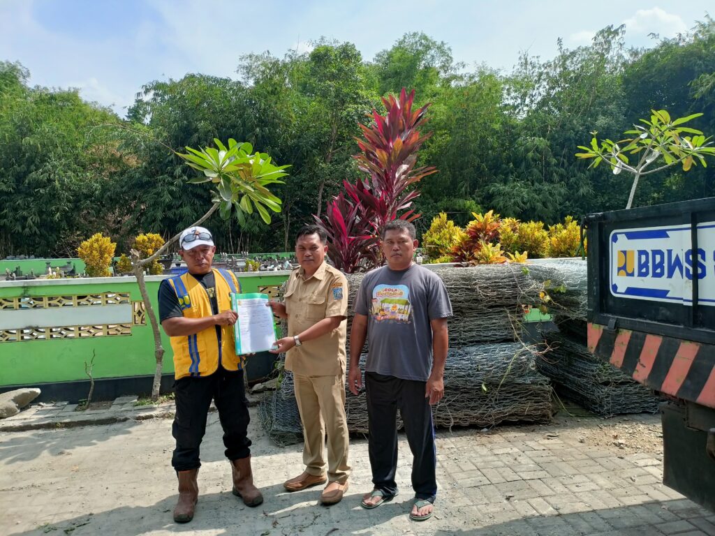 BBWSO SERAHKAN BANTUAN BRONJONG