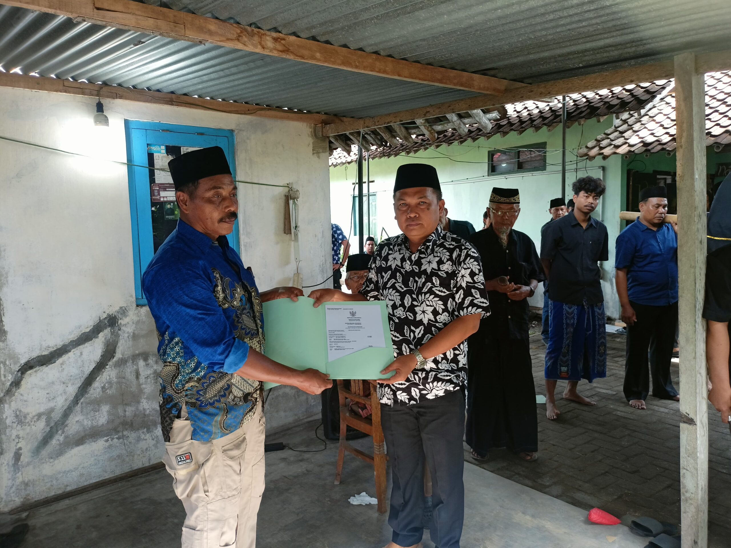 PENYERAHAN AKTA KEMATIAN DI PADUKUHAN DALEMAN