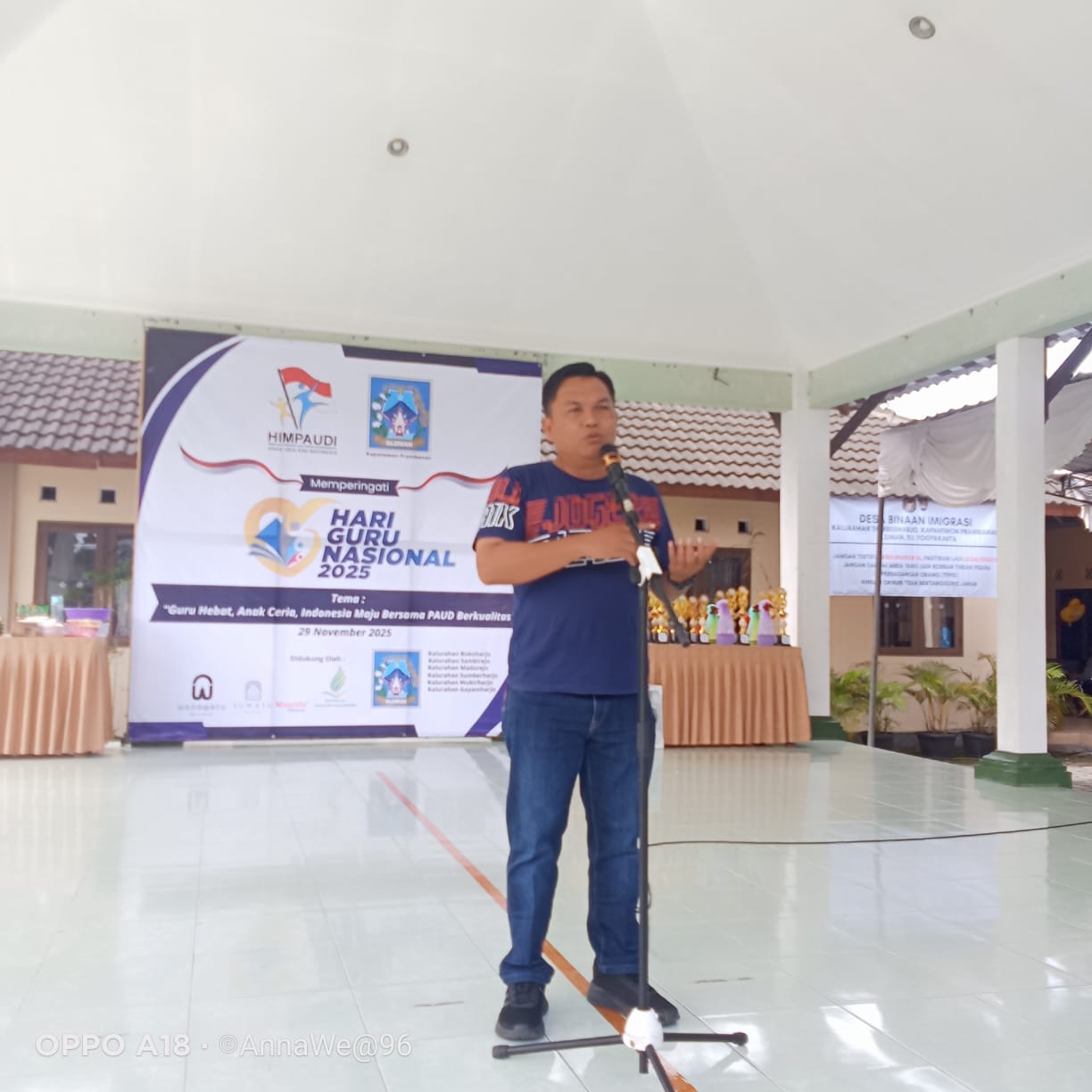 LURAH HADIRI PERINGATAN HARI GURU