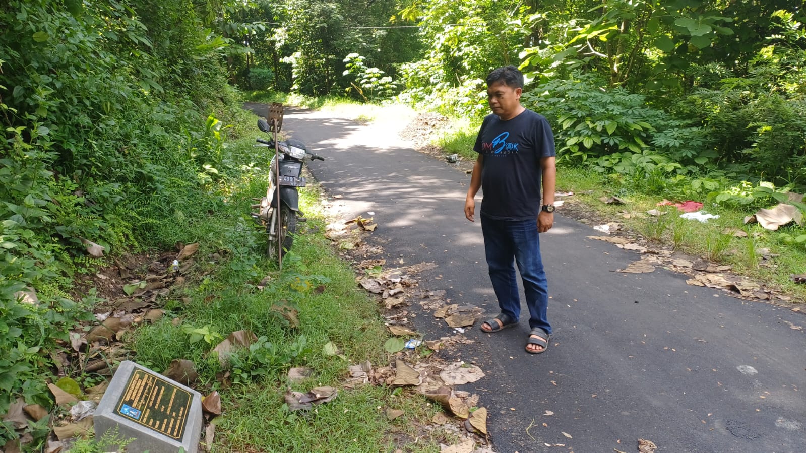 PENGASPALAN JALAN DI RANDUJOKO