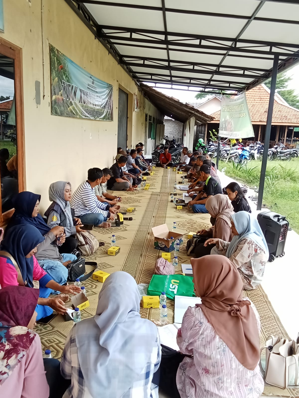 LURAH HADIRI PERTEMUAN GAPOKTAN
