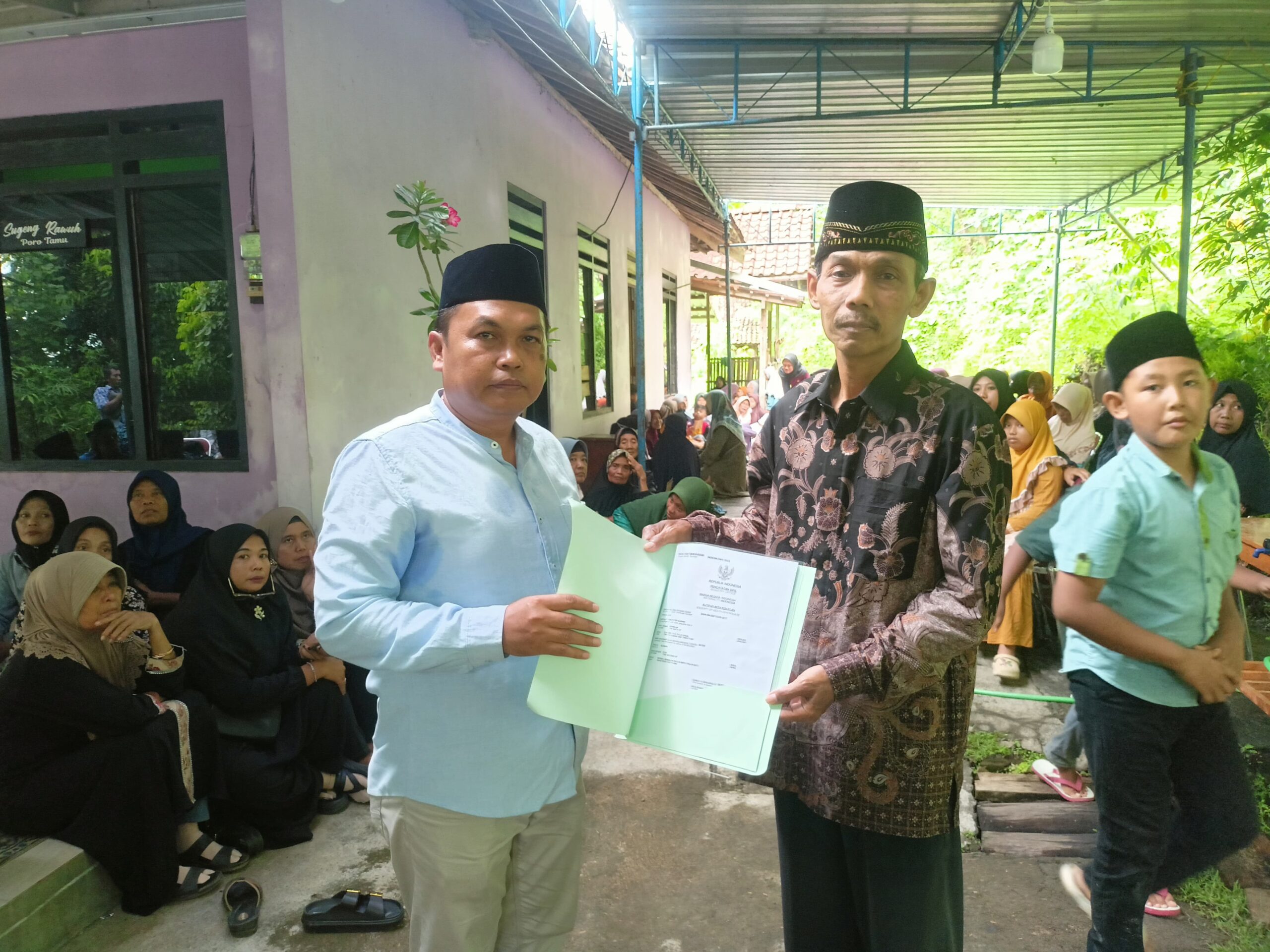PENYERAHAN AKTA KEMATIAN DI PADUKUHAN GAMPARAN