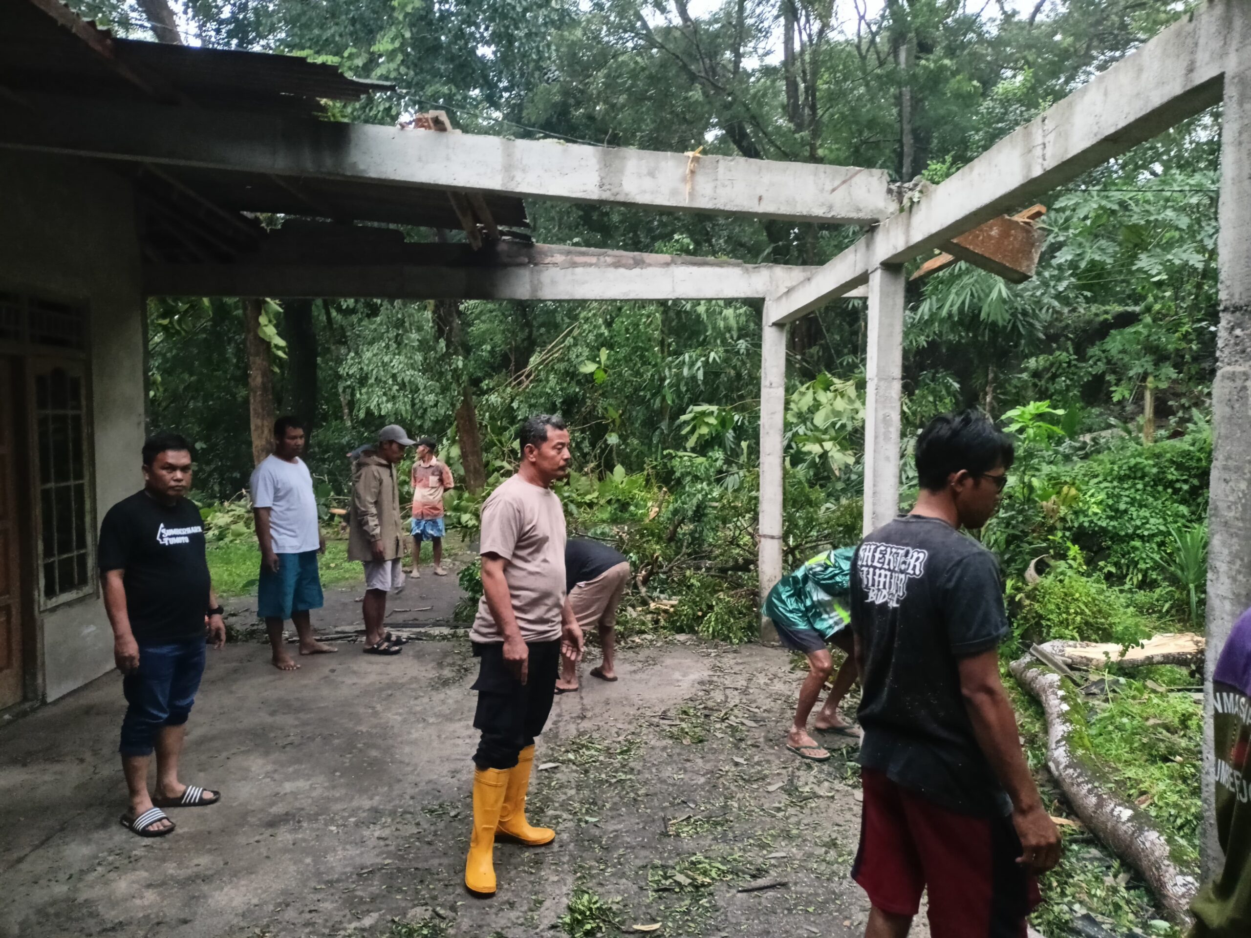 LURAH PANTAU BENCANA DI BEBERAPA TEMPAT