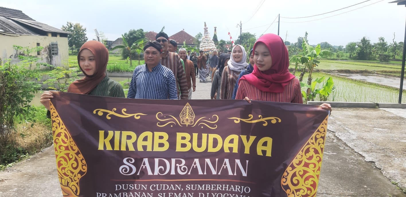 KIRAB BUDAYA SADRANAN DI PADUKUHAN JURUGAN