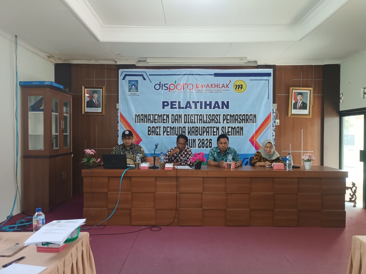 LURAH BUKA PELATIHAN PEMASARAN DAN DIGITALISASI BAGI PEMUDA