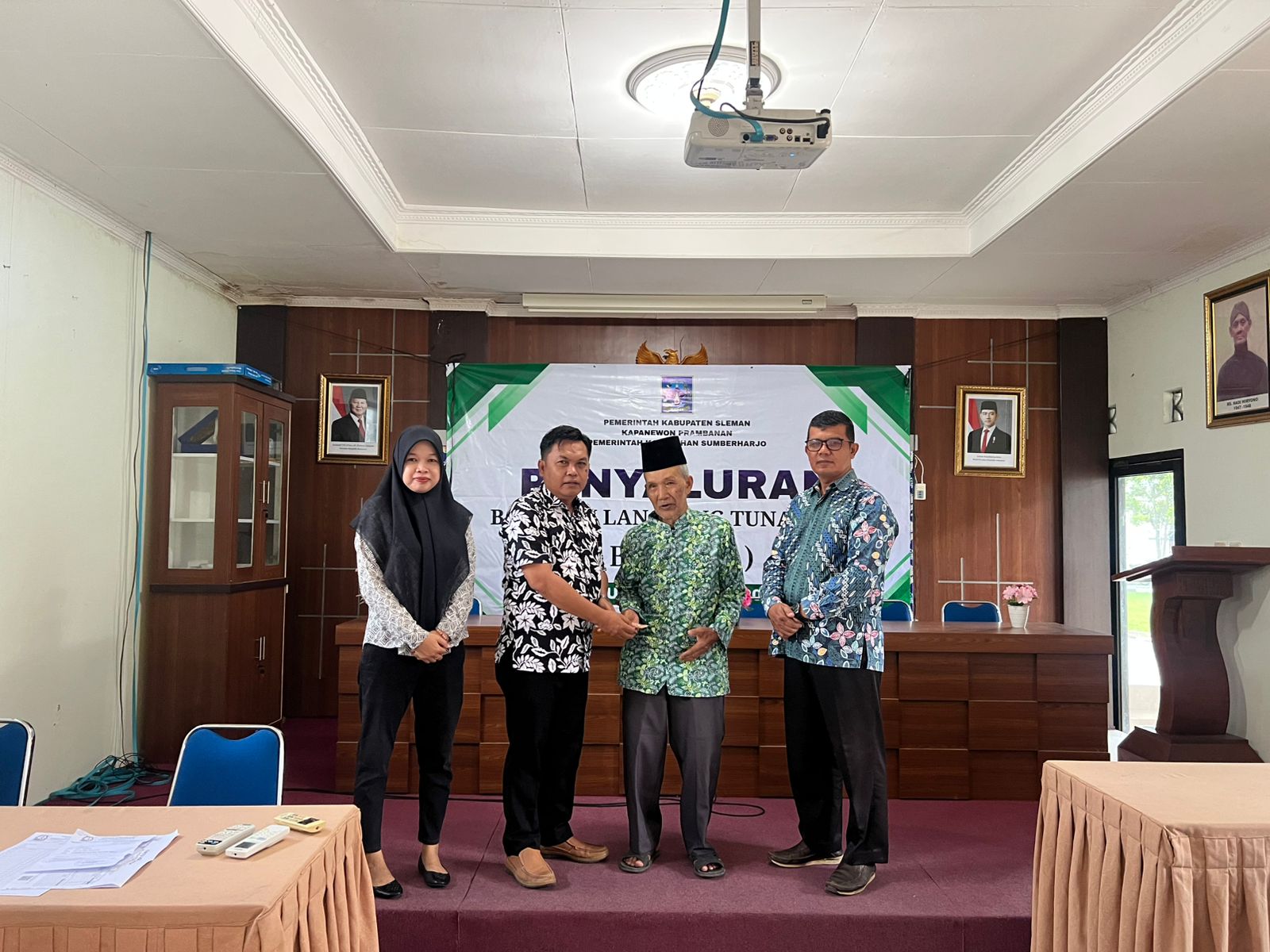 PENYALURAN BANTUAN LANGSUNG TUNAI DANA DESA