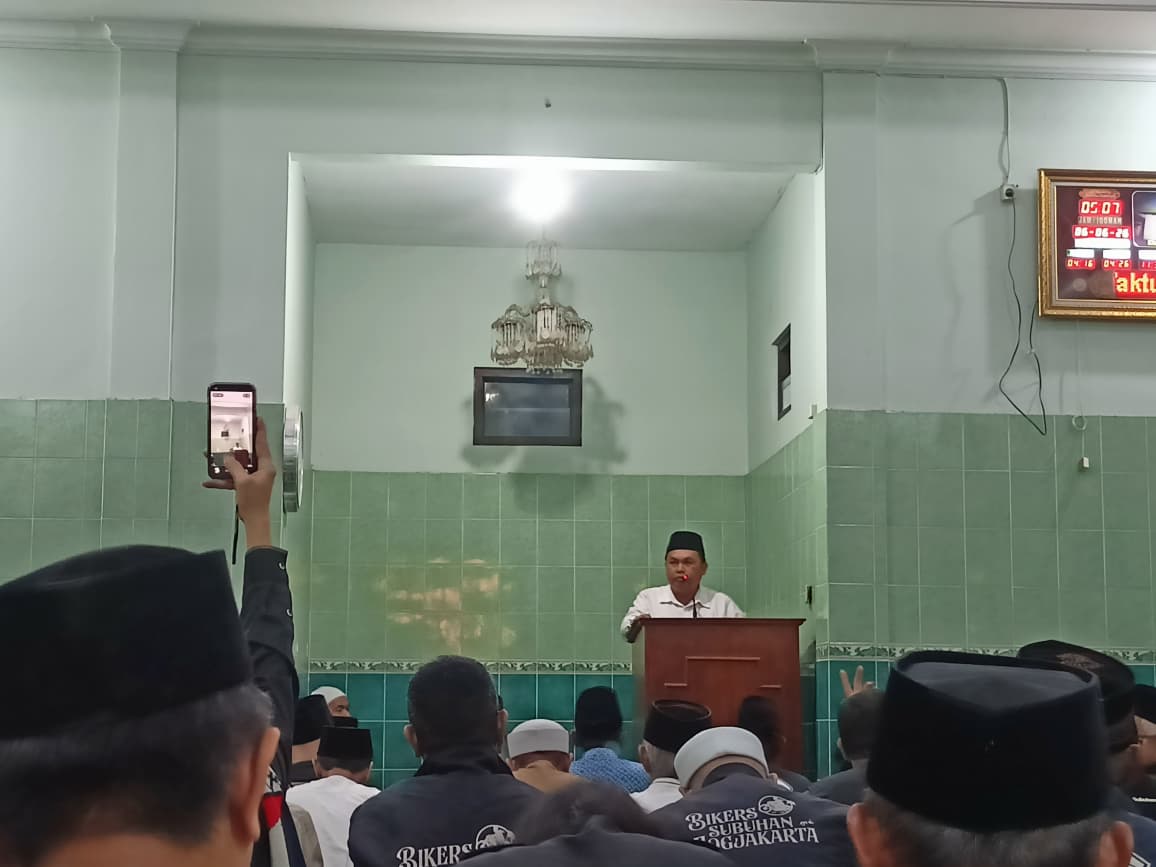 SAFARI SHOLAT SUBUH DI PADUKUHAN KLERO