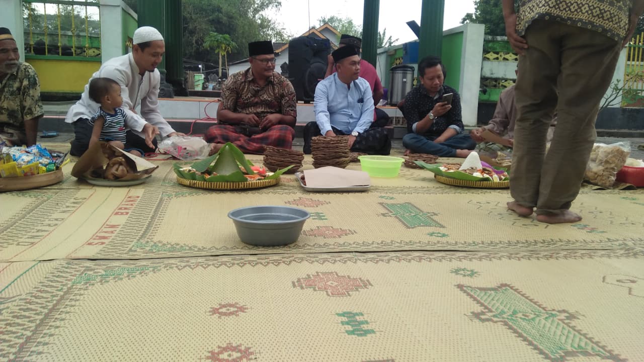 DOA BERSAMA AWALI PEMBANGUNAN TALUD MAKAM