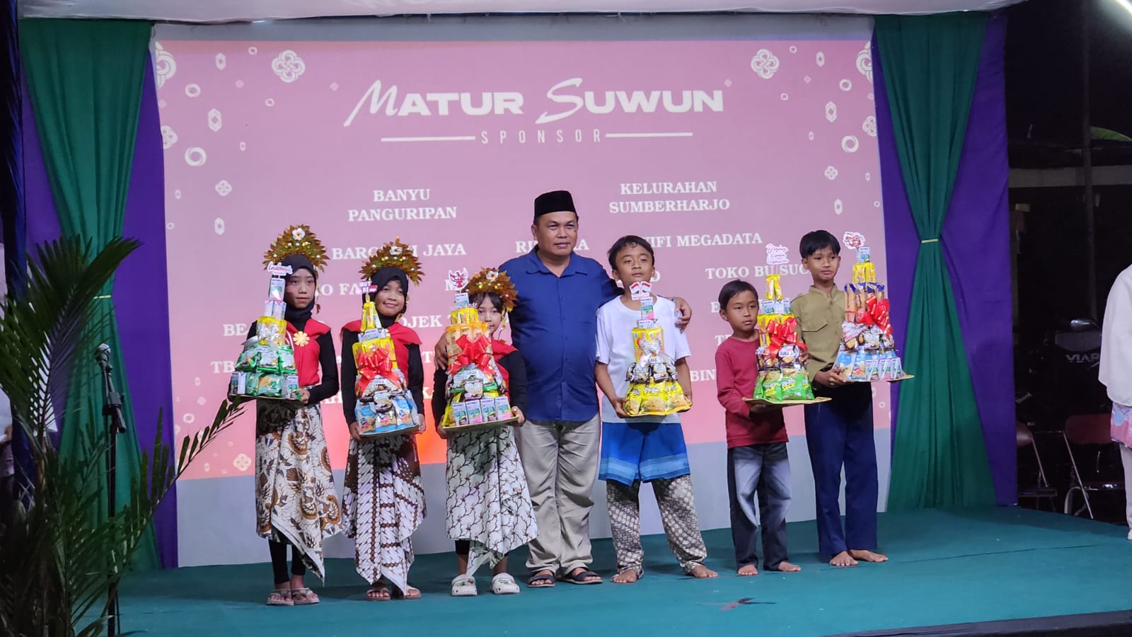 LURAH HADIRI PERINGATAN HUT RI KE 81